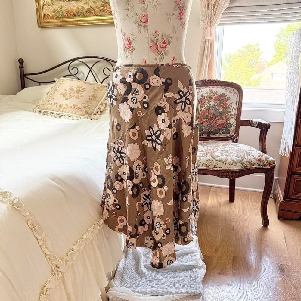 Y2K Banana Republic brown floral silk midi skirt size 6 100% silk - Picture 2 of 7